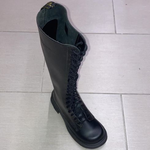 2112040260004_19647_1_drmartens_142092_20l_black_70d6551c.jpg