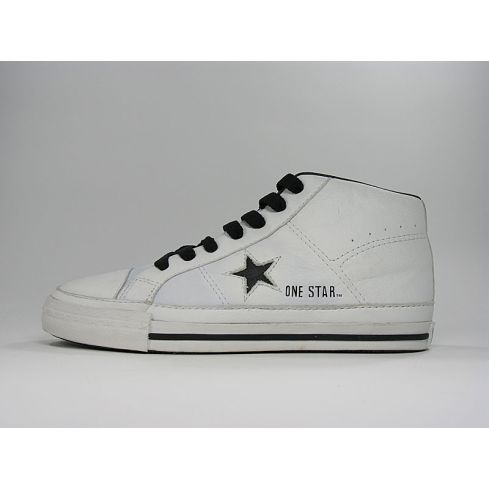 2610053100008_12004_1_converse_one_star_mid_whiteblack_8ad73631.jpg